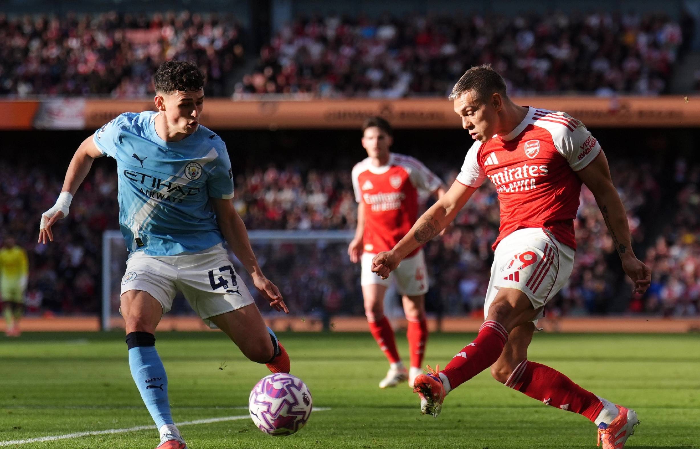 帕夫洛维奇：在此年龄段，我从未见过哪位队友像卡尔这么自信