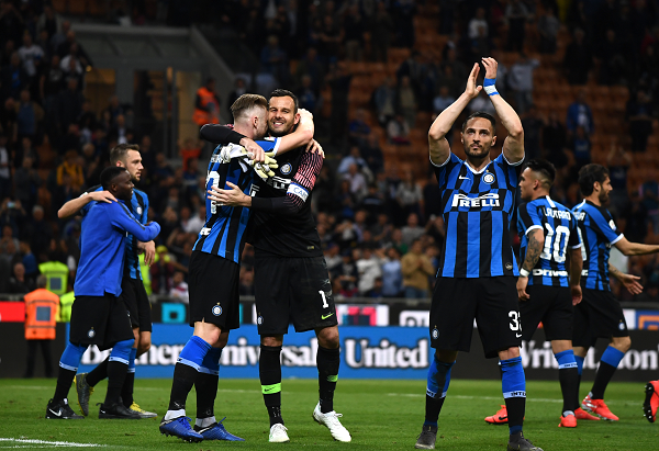 申花出征亚冠：六外援携手出战广岛，斯卢茨基誓言全力以赴