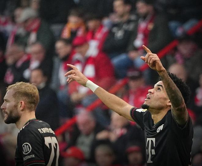 足球巴西名宿点评国足：需要更多年轻力量