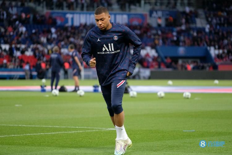 拜仁“小王子”卡尔的巨星之路 偶像梅西但不想和谁比较